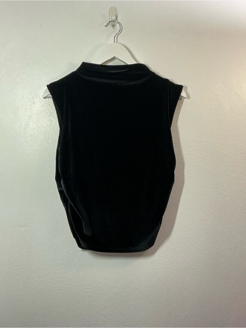 A New Bay Black Velvet Sleeveless Mock Neck Tank Size Medium